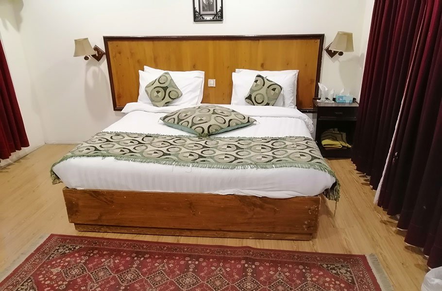 Executive-Room-Parhena-Coattages-1