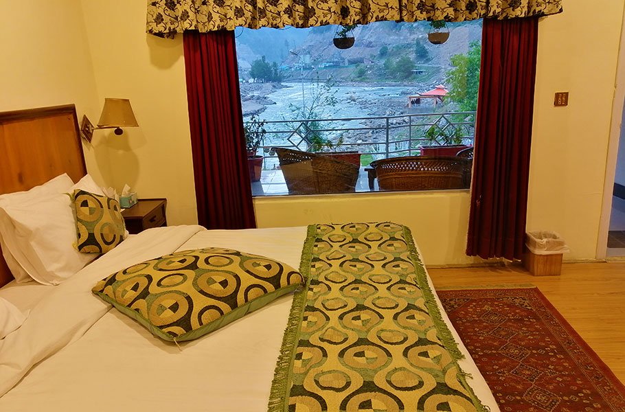 Executive-Room-Parhena-Coattages-4