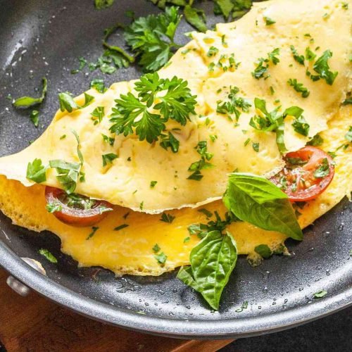 __opt__aboutcom__coeus__resources__content_migration__simply_recipes__uploads__2018__10__HT-Make-an-Omelet-LEAD-HORIZONTAL-17cd2e469c4a4ccbbd1273a7cae6425c